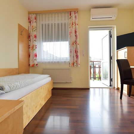 Blumenhof Wegleitner Hotell Illmitz Exteriör bild
